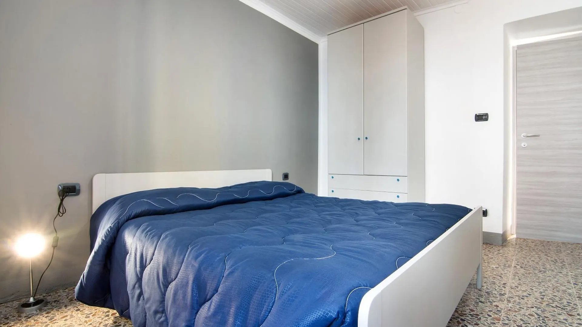 Dongo Garden Apartment 0*,