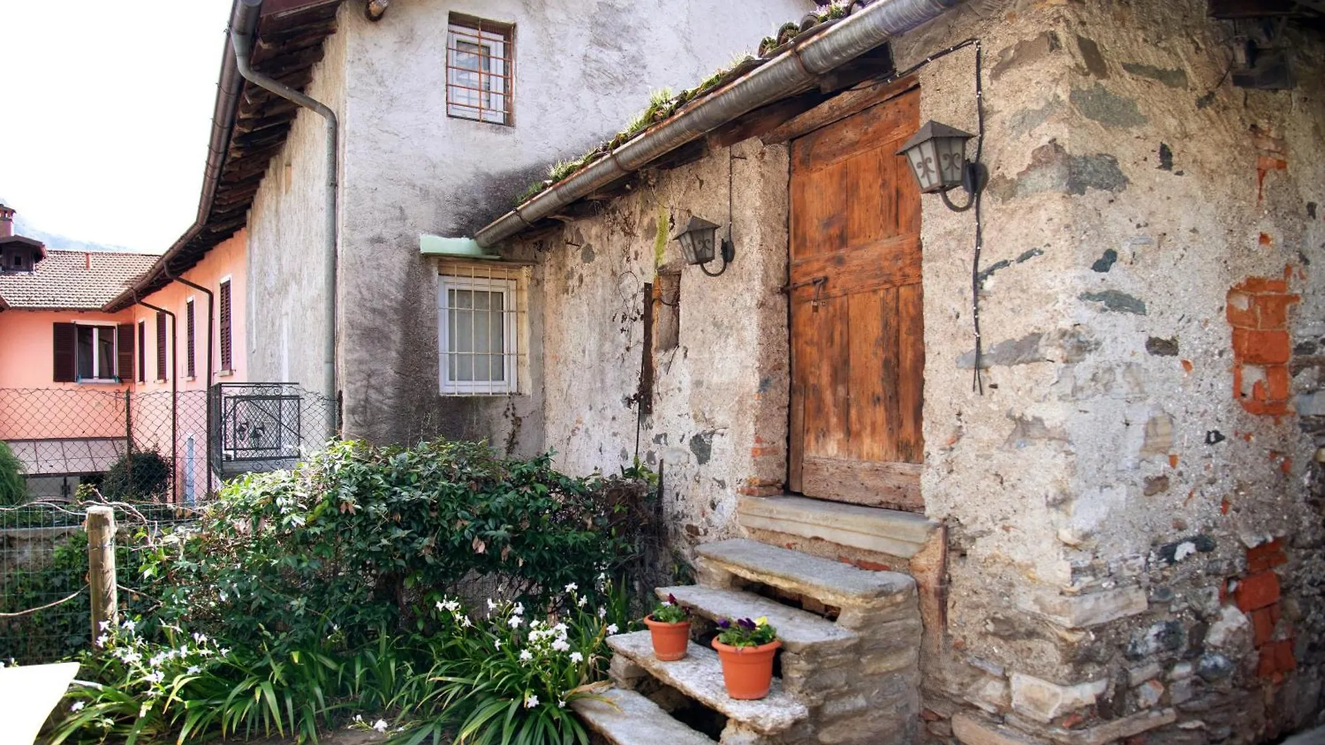 Dongo Garden Apartment 0*,  Italy